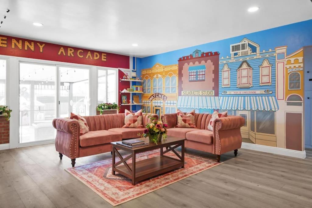 The Disneyland Dream: Arcade, Theater, Play, Golf+ Villa Garden Grove Exteriör bild